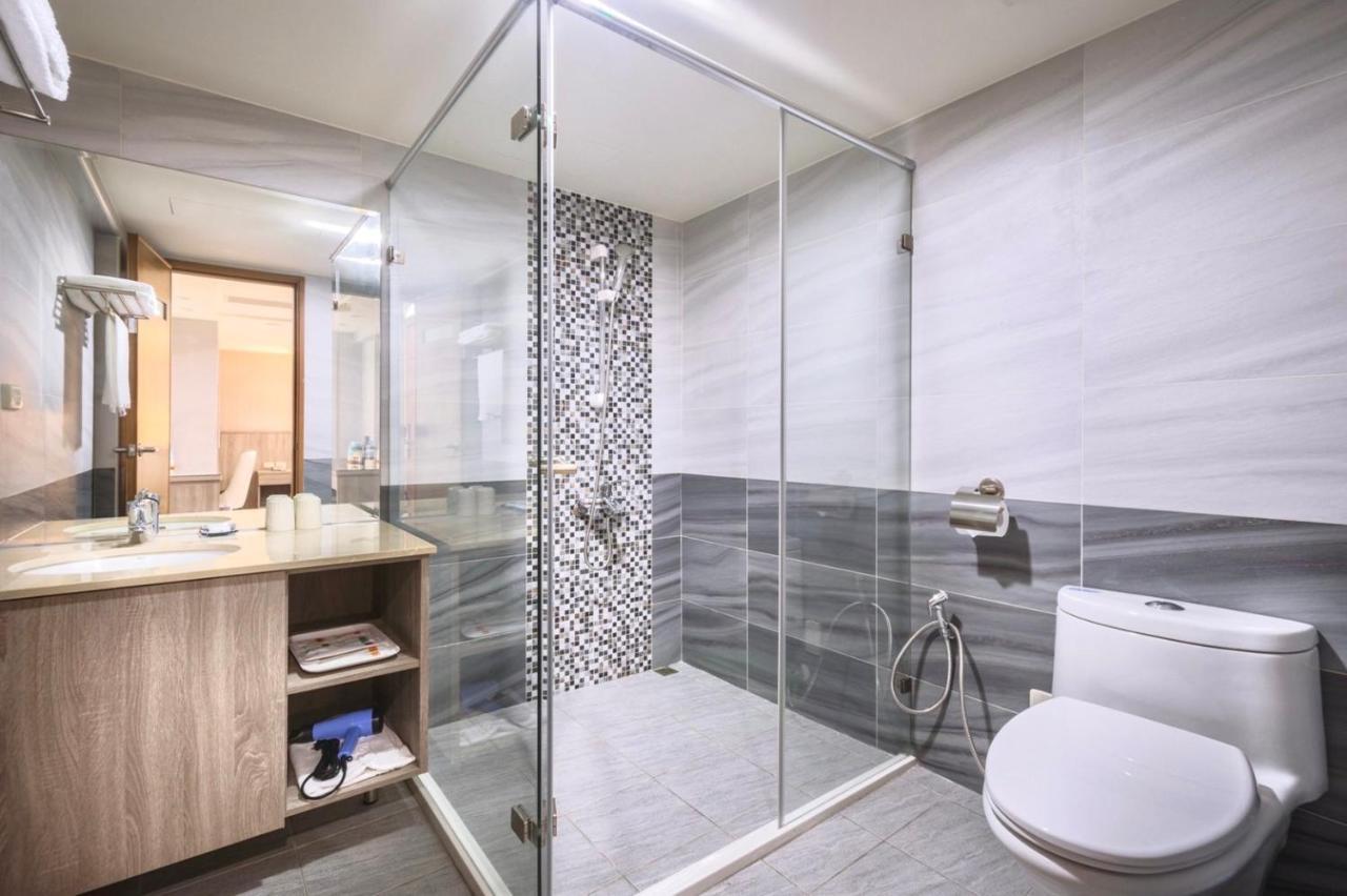 Mei Hotel Taichung Esterno foto