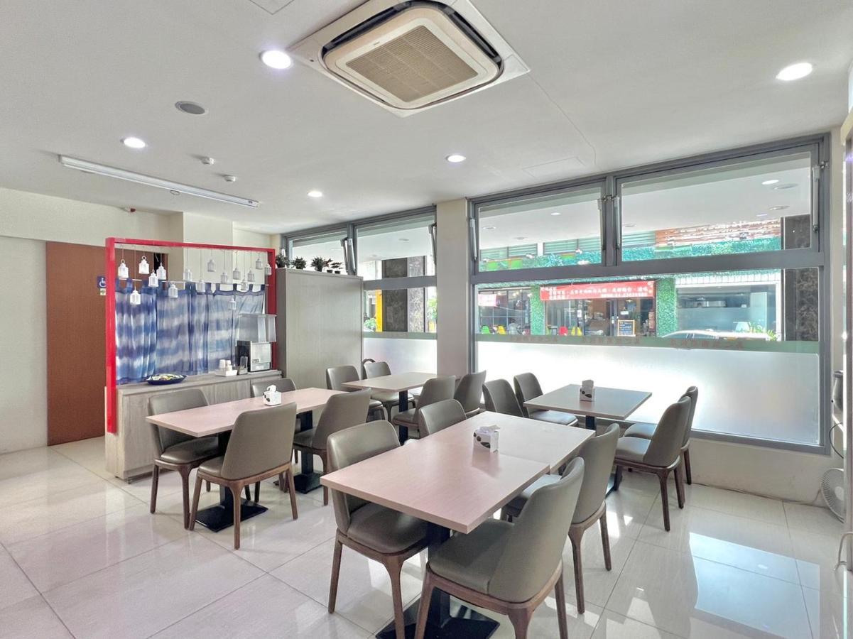 Mei Hotel Taichung Esterno foto