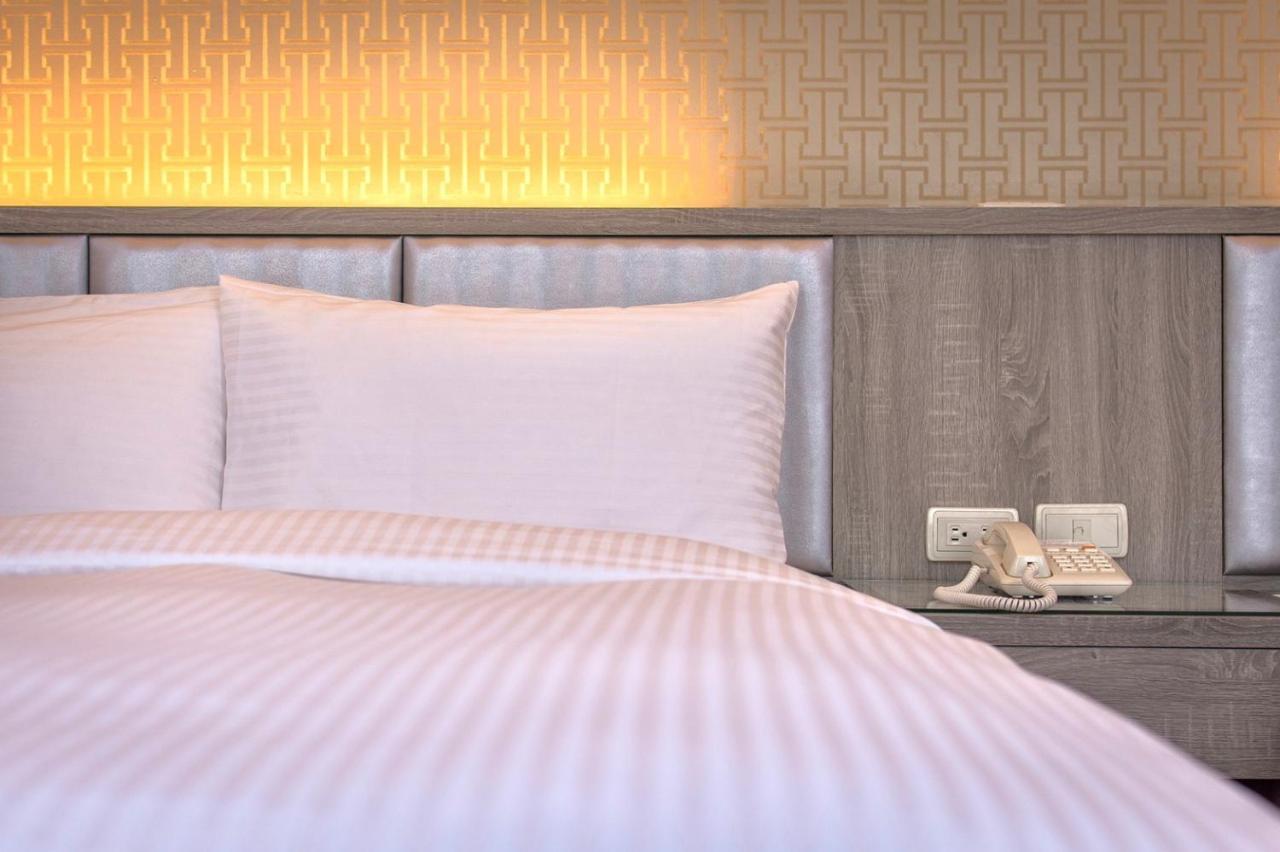 Mei Hotel Taichung Esterno foto