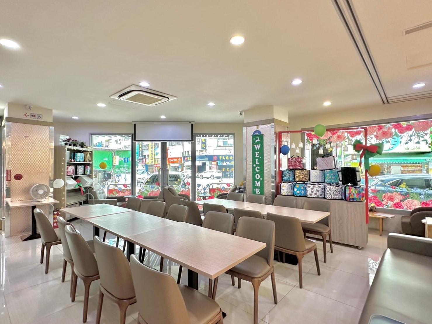 Mei Hotel Taichung Esterno foto
