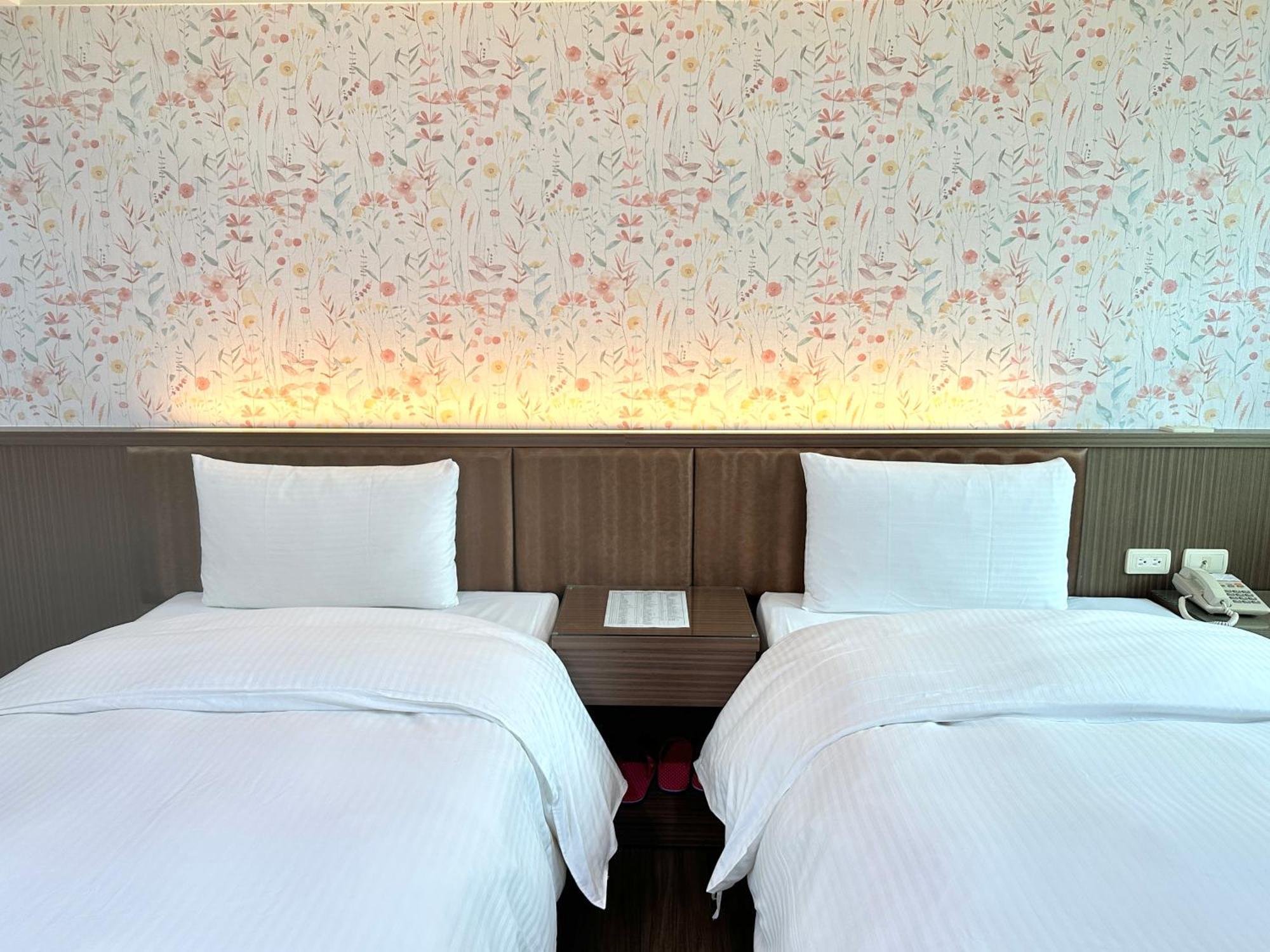 Mei Hotel Taichung Esterno foto