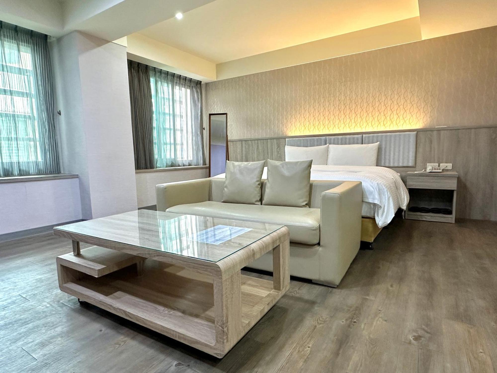 Mei Hotel Taichung Esterno foto
