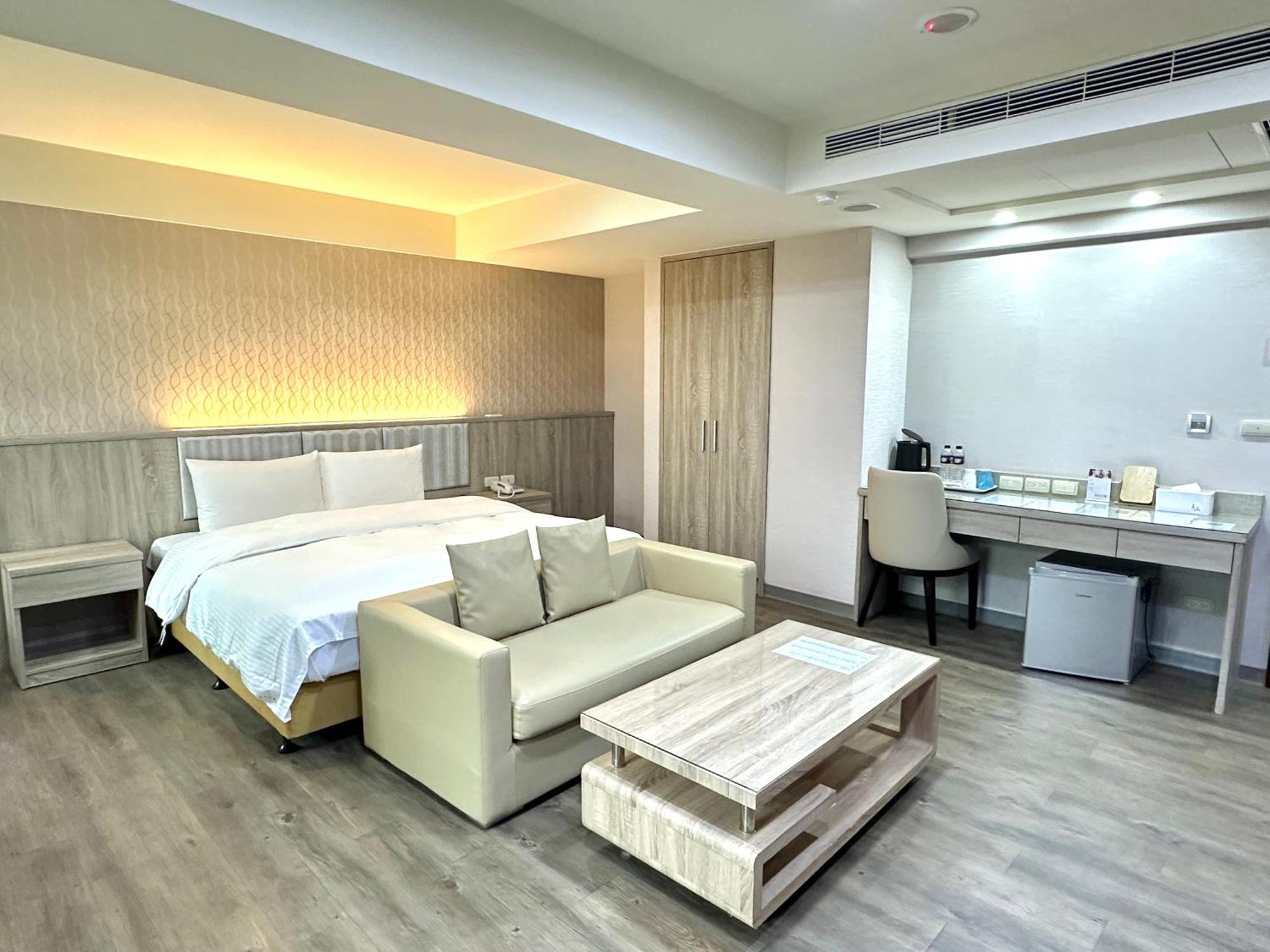 Mei Hotel Taichung Esterno foto