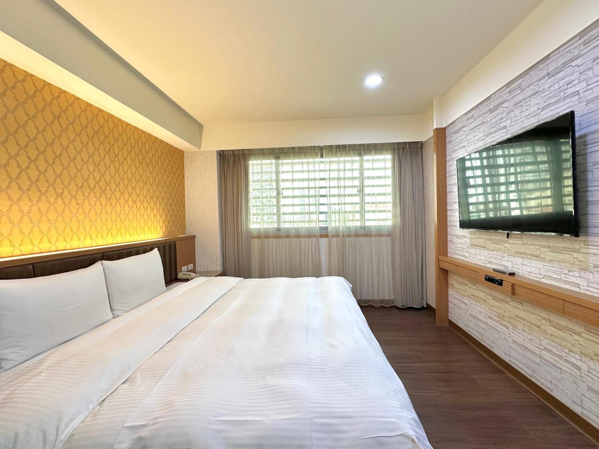 Mei Hotel Taichung Esterno foto