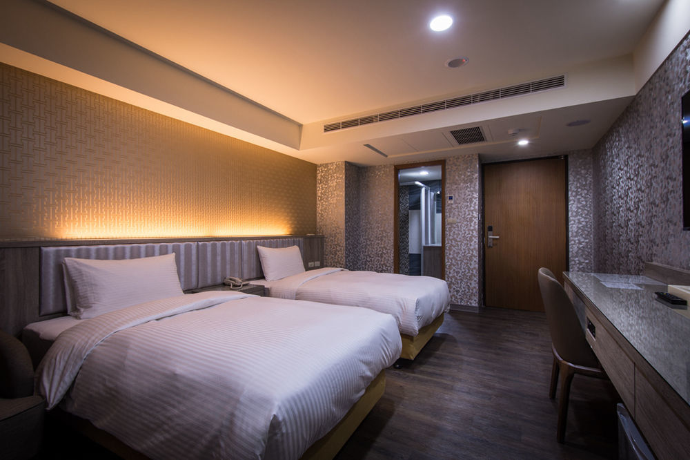 Mei Hotel Taichung Esterno foto