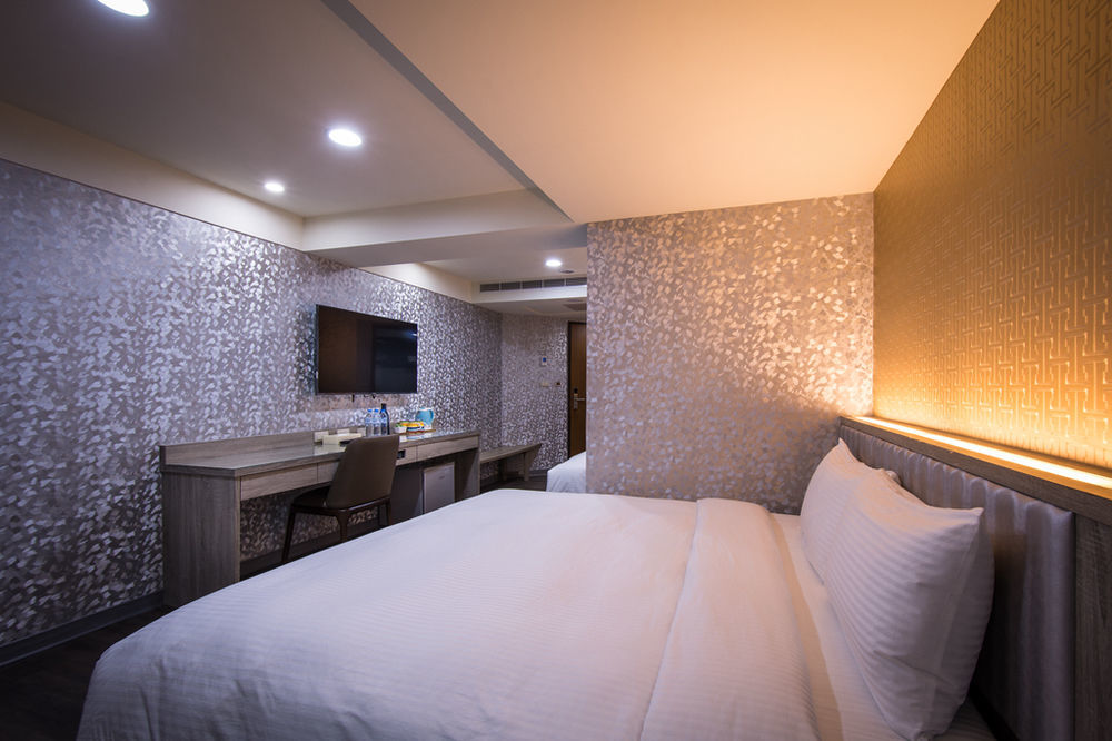 Mei Hotel Taichung Esterno foto