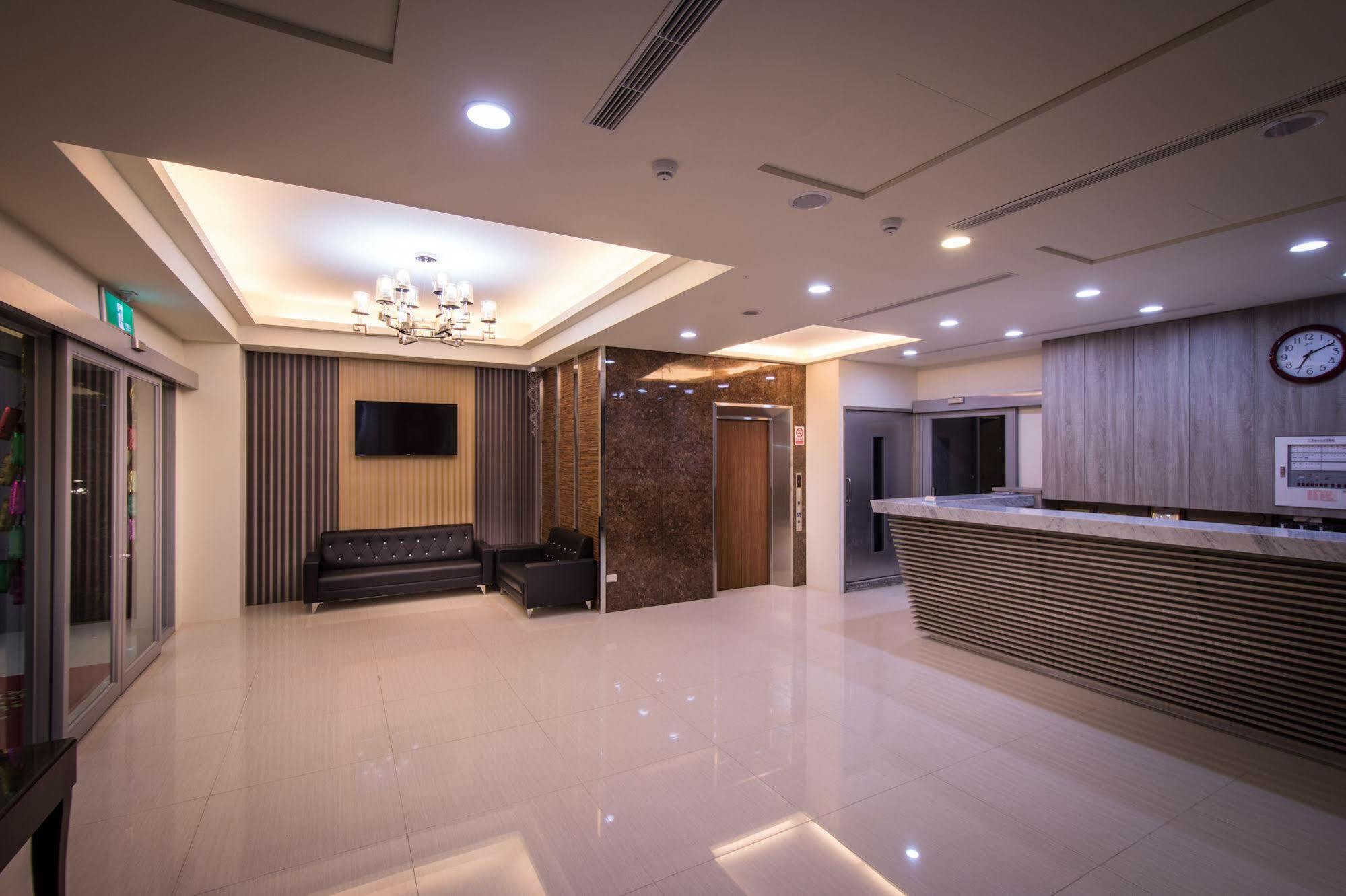 Mei Hotel Taichung Esterno foto